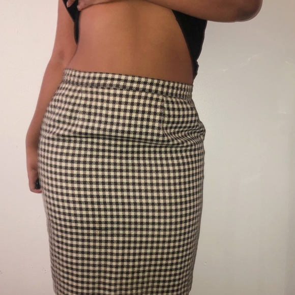Houndstooth High Waisted Skirt - Picture 2 of 3